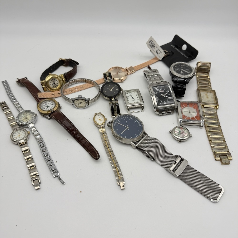 Mixed Lot Of Assorted Watches 1 Lb 6.3 Oz For Parts or Repair Untested/As Is